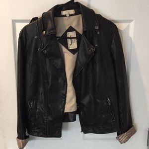 VEGAN PLEATHER JACKET